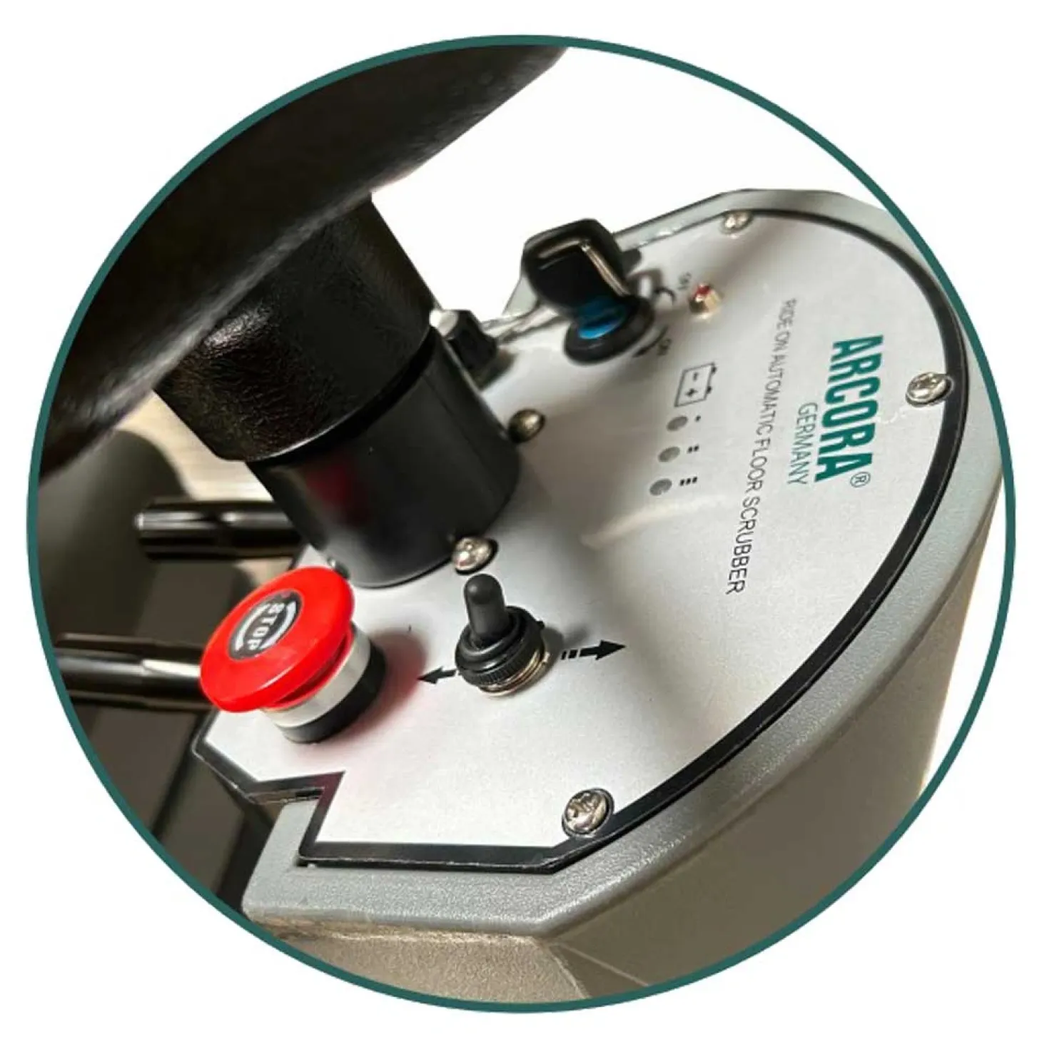 Arcora RO-MAN 660BR/90L Aufsitz-Scheuersaugmaschine mit Akkus und Zubehör