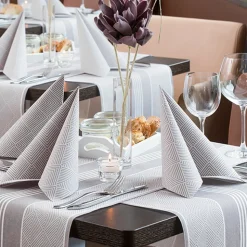 PAPSTAR Servietten "ROYAL Collection" 1/4-Falz 40 cm x 40 cm braun "Elegance"